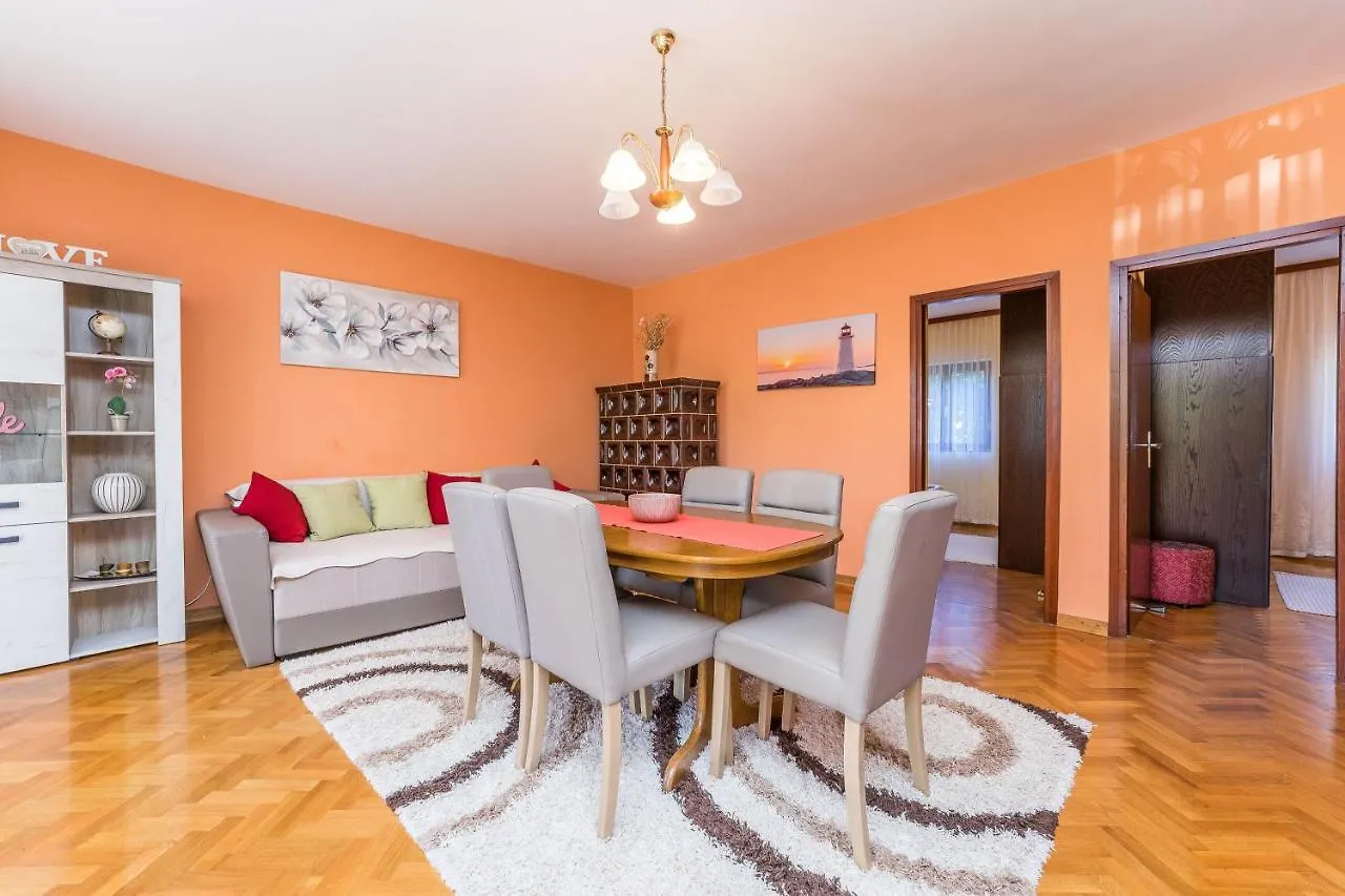 Apartments Juracak Nin