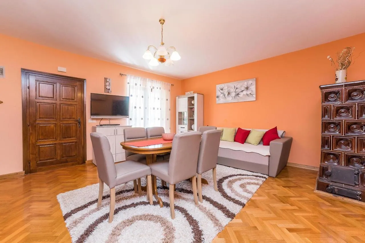 Apartments Juracak Nin