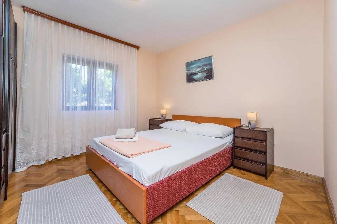 Apartments Juracak Nin